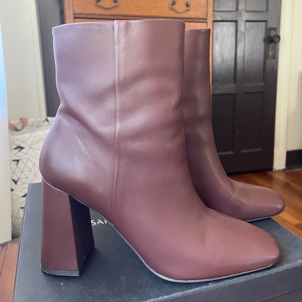 Saks Fifth Avenue Chic Boots